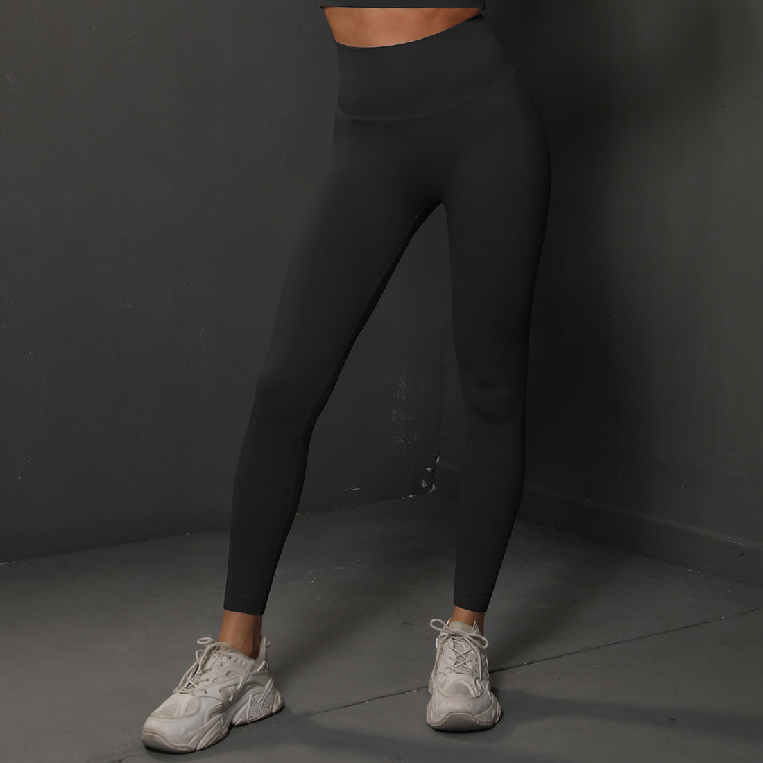 Size M Black Seamless High-Waisted Yoga Pants for Women - Lift Workout Leggings for Running, Gym, and Fitness